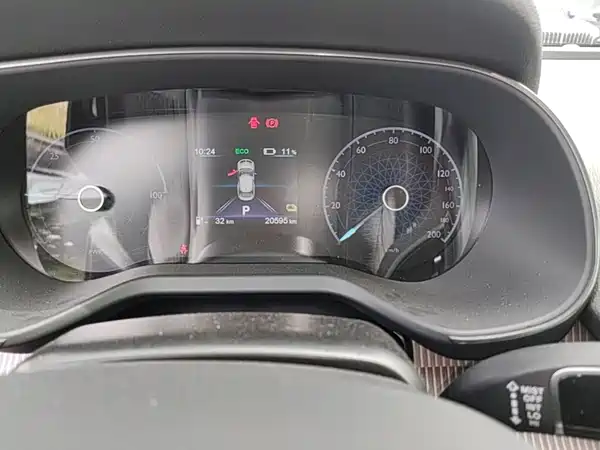 Hongqi E-QM5 2023, фото 16