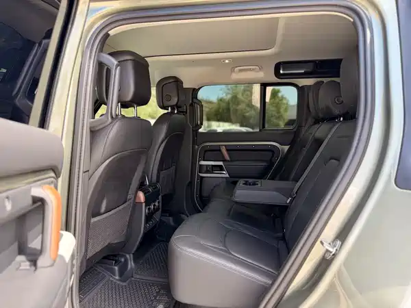 Land Rover Defender 2022, фото 8
