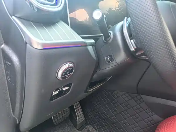Mercedes-Benz GLC PHEV 2025, фото 18
