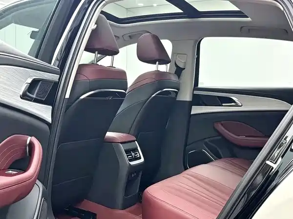 Hongqi H5 2023, фото 6