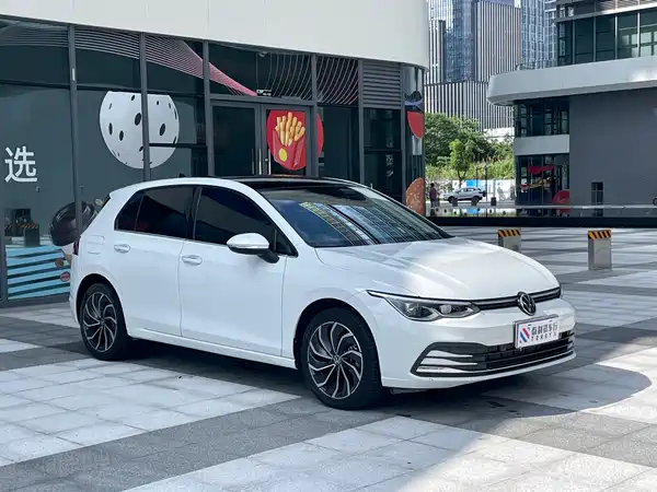 Volkswagen Golf 2023, фото 6