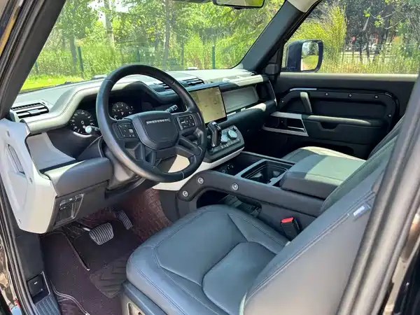 Land Rover Defender 2023, фото 8