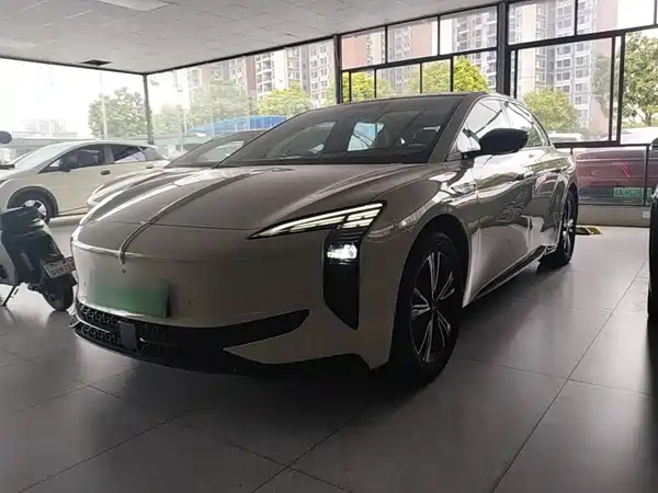 Hongqi EH7 2025, фото 2