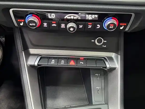 Audi Q3 2023, фото 13