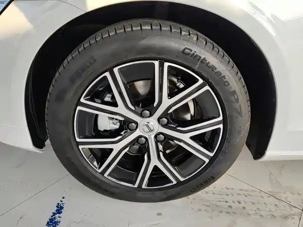 Volvo S60 2026, фото 6