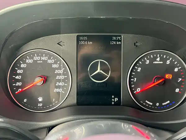 Mercedes-Benz Vito 2024, фото 16