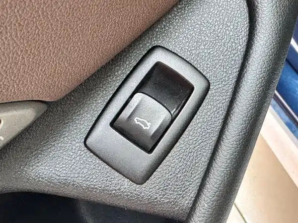 BMW 5 Series 2022, фото 17