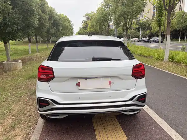 Audi Q2L 2022, фото 7