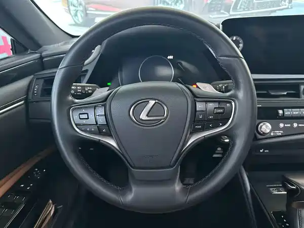Lexus ES 2022, фото 5