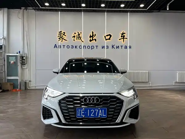 Audi A3 2022, фото 2