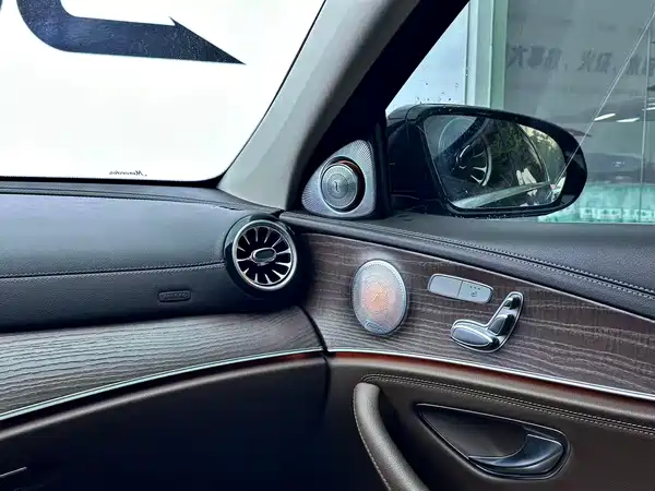 Mercedes-Benz E-Class 2022, фото 23
