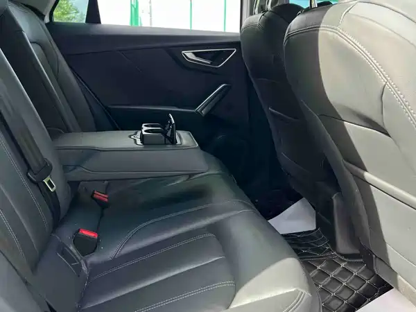 Audi Q2L 2022, фото 8