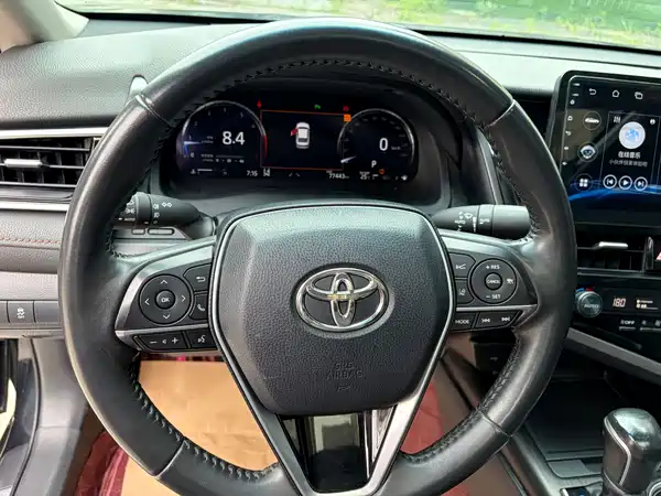 Toyota Camry 2021, фото 9