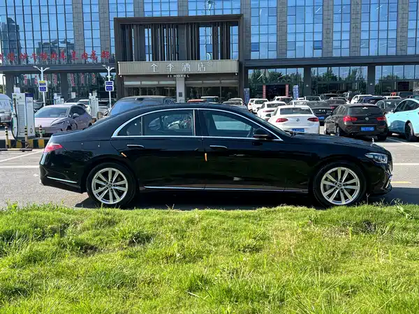 Mercedes-Benz S-Class 2023, фото 15
