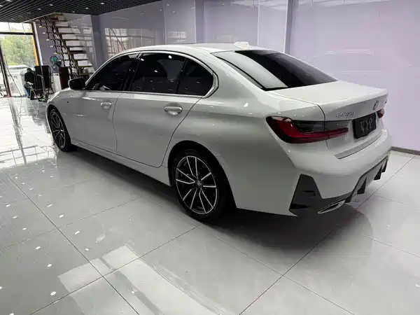 BMW 3 Series 2023, фото 6