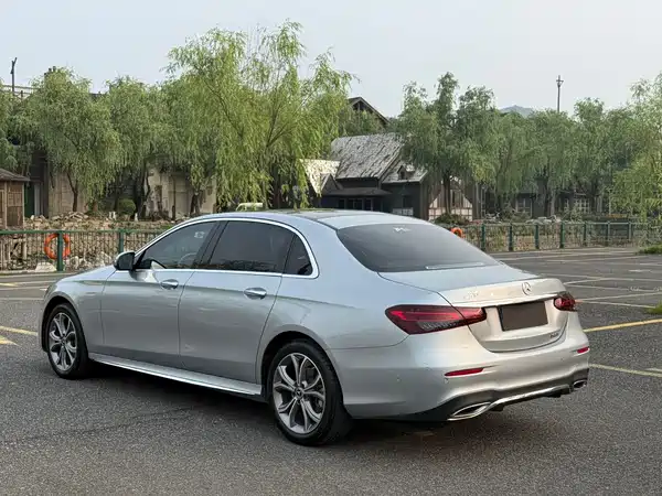 Mercedes-Benz E-Class 2022, фото 5
