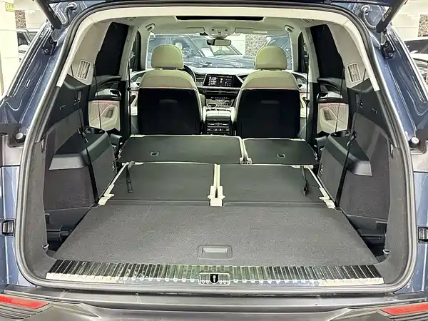 Audi Q6 2023, фото 10