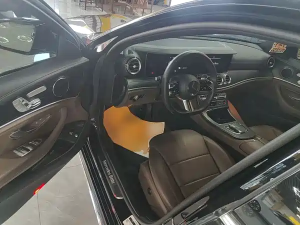 Mercedes-Benz E-Class PHEV 2023, фото 16