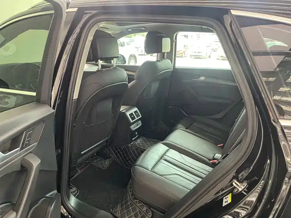 Audi Q5L 2022, фото 18