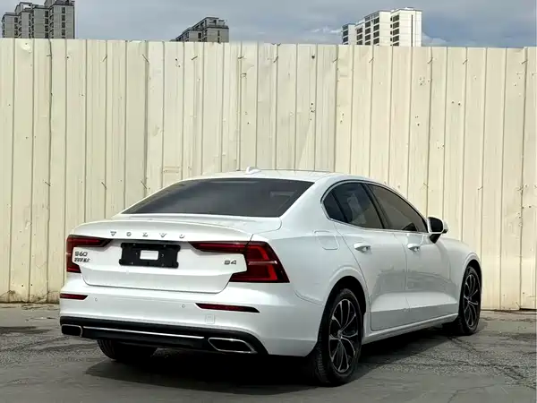 Volvo S60 2022, фото 7