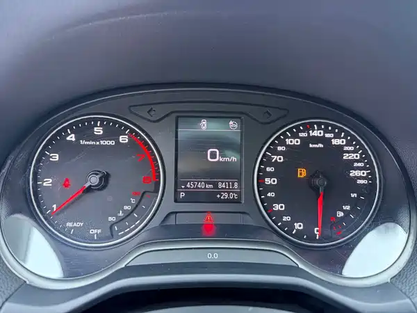 Audi Q2L 2022, фото 10