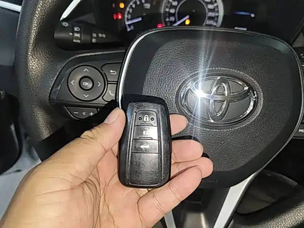 Toyota Corolla 2022, фото 16