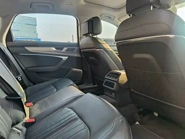 Audi A6L 2023, фото 9