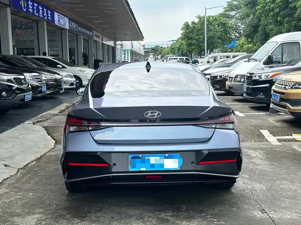 Hyundai Elantra 2023, фото 8