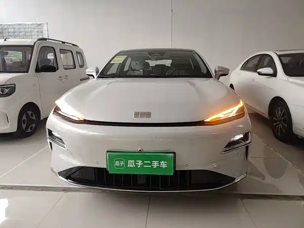 Geely Galaxy Starshine 8 2025, фото 3