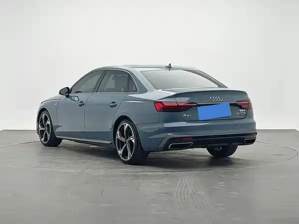 Audi A4L 2022, фото 2