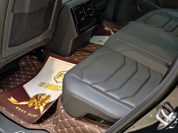Volkswagen Touareg 2023, фото 11