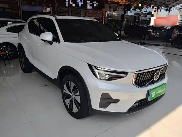 Volvo XC40 2023, фото 3