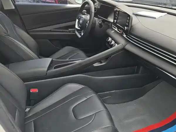 Hyundai Elantra 2023, фото 7