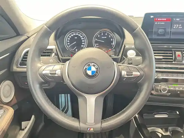 BMW 1 Series 2021, фото 10