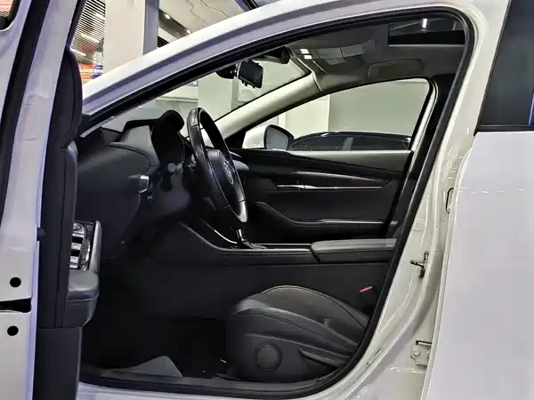 Mazda 3 2023, фото 8