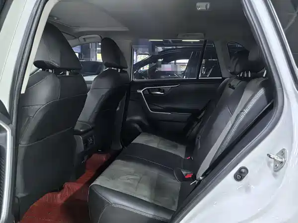 Toyota RAV4 2022, фото 12