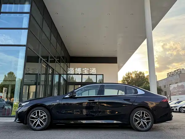 BMW i5 2024, фото 10