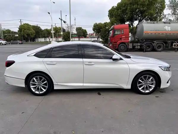 Honda Accord 2022, фото 4