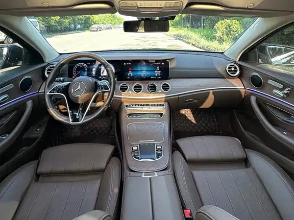 Mercedes-Benz E-Class 2022, фото 9