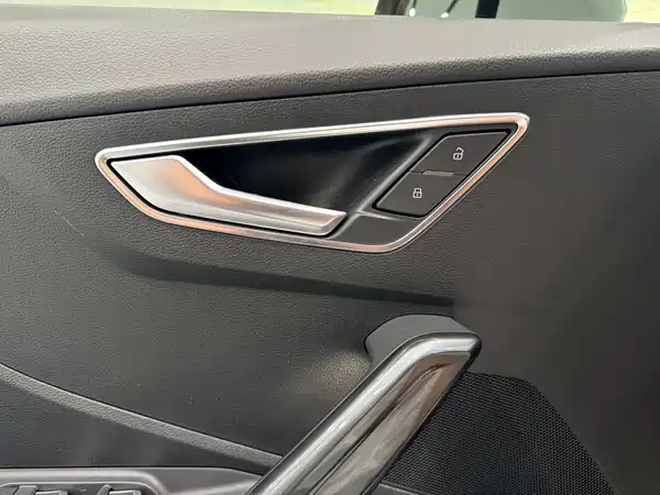 Audi Q2L 2022, фото 15