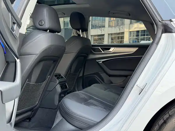 Audi A7 2023, фото 6