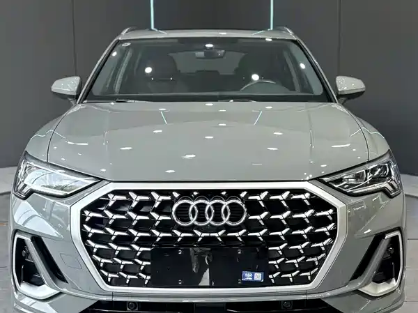 Audi Q3 2024, фото 2