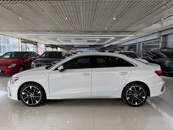 Audi A3 2023, фото 6