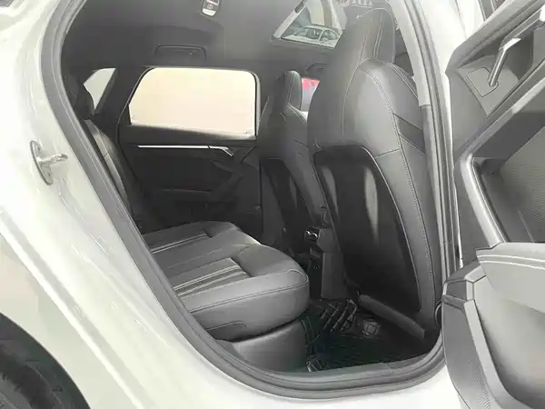 Audi A3 2023, фото 13