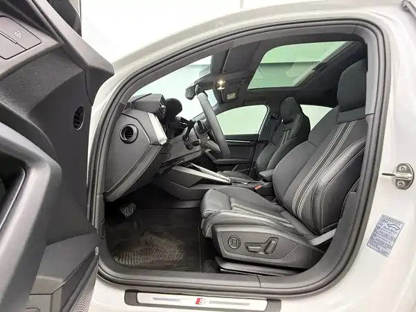Audi A3 2023, фото 18