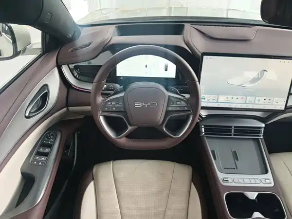 BYD Seal 07 DM-i 2026, фото 11