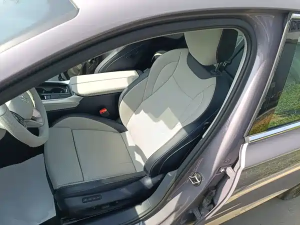 Volkswagen Passat 2025, фото 10