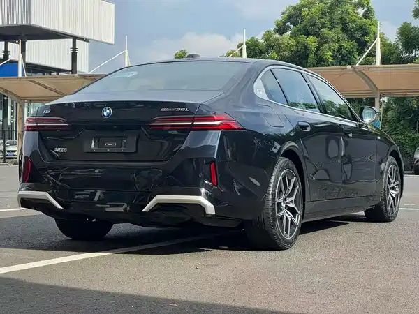BMW i5 2025, фото 9