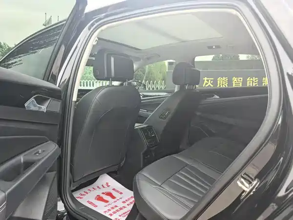 Volkswagen Passat 2025, фото 7