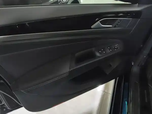Volkswagen Passat 2025, фото 13